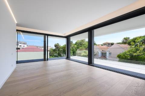 Penthouse Duplex T5 com vista mar no Estoril