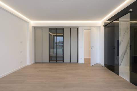 Penthouse Duplex T5 com vista mar no Estoril