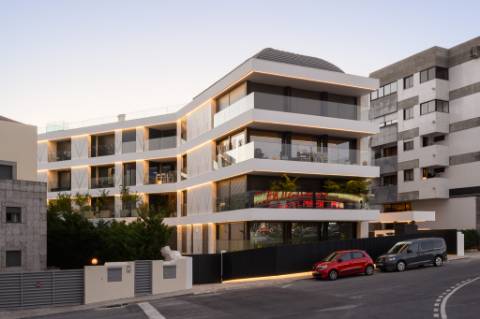 Penthouse Duplex T5 com vista mar no Estoril