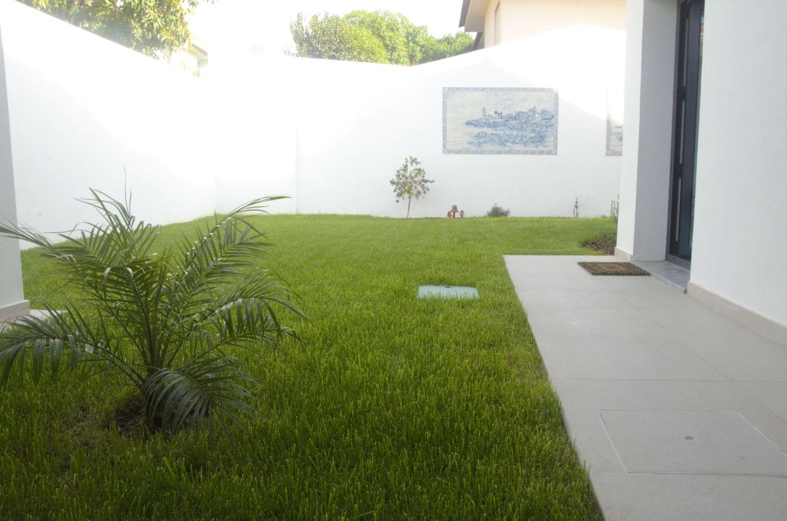 Moradia T4 Remodelada e Mobilada