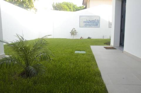 Moradia T4 Remodelada e Mobilada