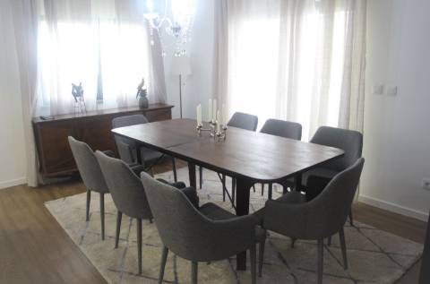 Moradia T4 Remodelada e Mobilada