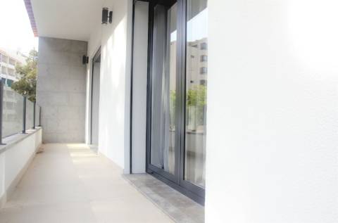 Moradia T4 Remodelada e Mobilada