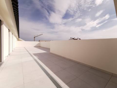 T3 Duplex -Terraço/Sul e Garagem