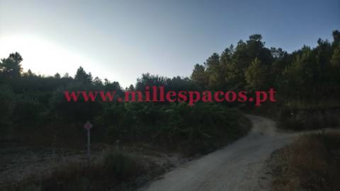Terreno com represa