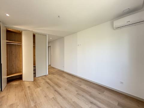 T3 Novo com terraço de 94m2