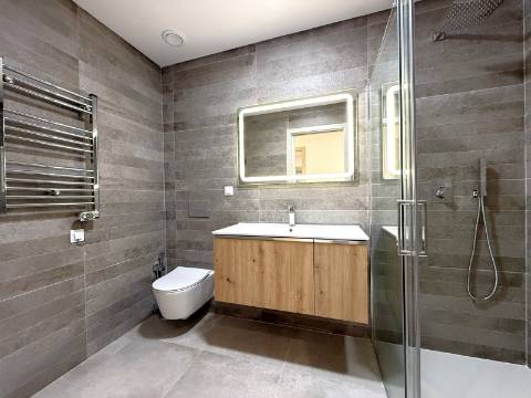 Duplex T2+1 Novo 2 suites/4casas de banho