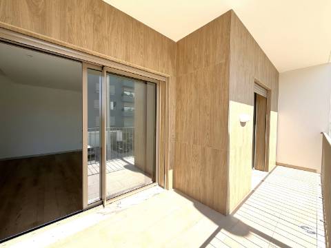 Duplex T2+1 Novo Garagem e Terraço