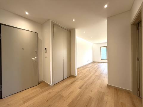 Duplex T2+1 Novo Garagem e Terraço