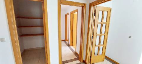 Apartamento T2 com arrecadação - Charneca da Caparica