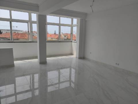 Apartamento T3 - Carcavelos