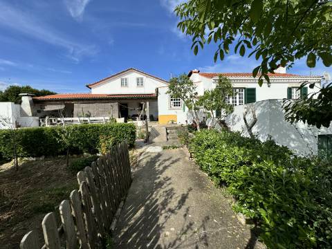 Moradia T3 (Rústica) - Santarém