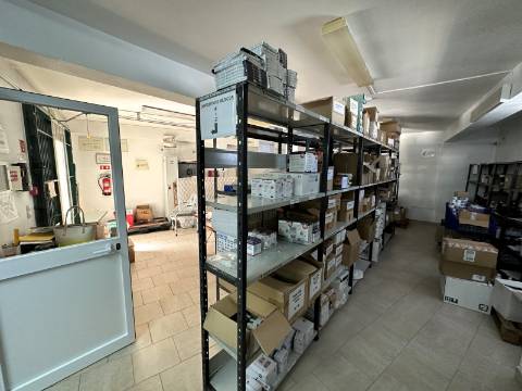 Moradia + Espaço comercial - Santarém