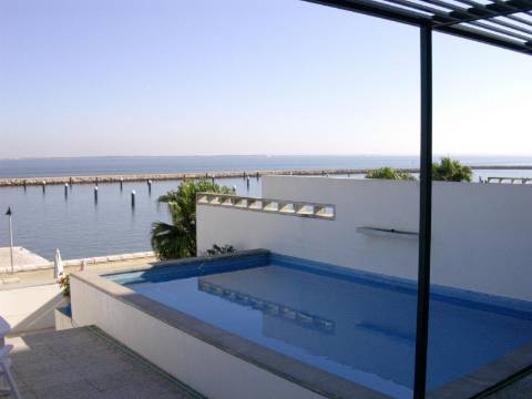 Apartamento T2 com Terraço e Piscina - Marina Parque das Nações