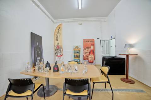 Armazém com área de 369m² - Santarém