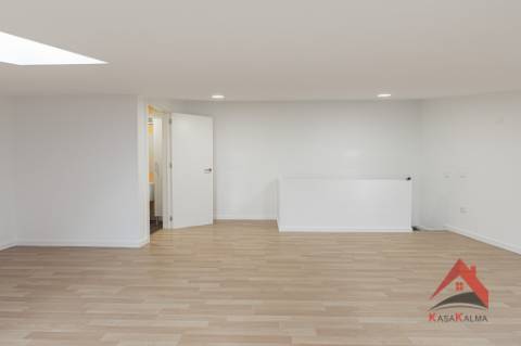 Oportunidade Única em Palmela Duas Moradias | Excelente Opção para Habitação e Investimento