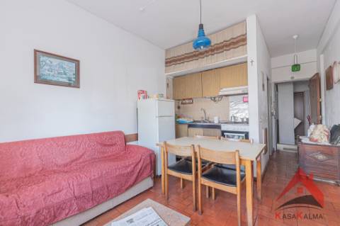 Venda conjunta de 2 apartamentos T1 - Miratejo