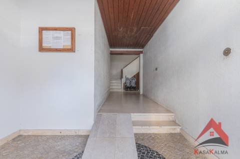 Venda conjunta de 2 apartamentos T1 - Miratejo