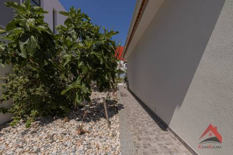 Moradia Térrea T1 Seminova - Conforto e Qualidade de Vida