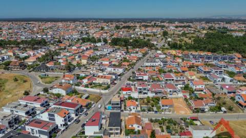 Moradia Térrea T1 Seminova - Conforto e Qualidade de Vida