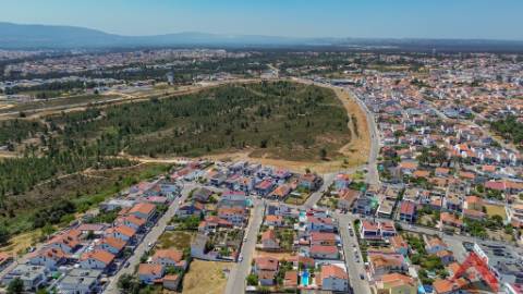 Moradia Térrea T1 Seminova - Conforto e Qualidade de Vida