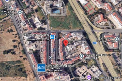 Lugar de Garagem para Arrendamento | Laranjeiras - Lisboa