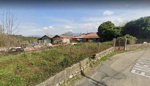 Terreno com casa para recuperar