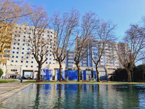 Apartamento T1 com terraço