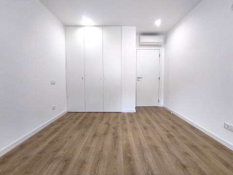 Apartamento T3, novo, em Coimbra
