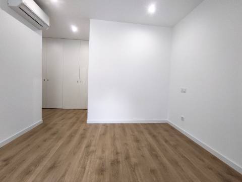 Apartamento T3, novo, em Coimbra
