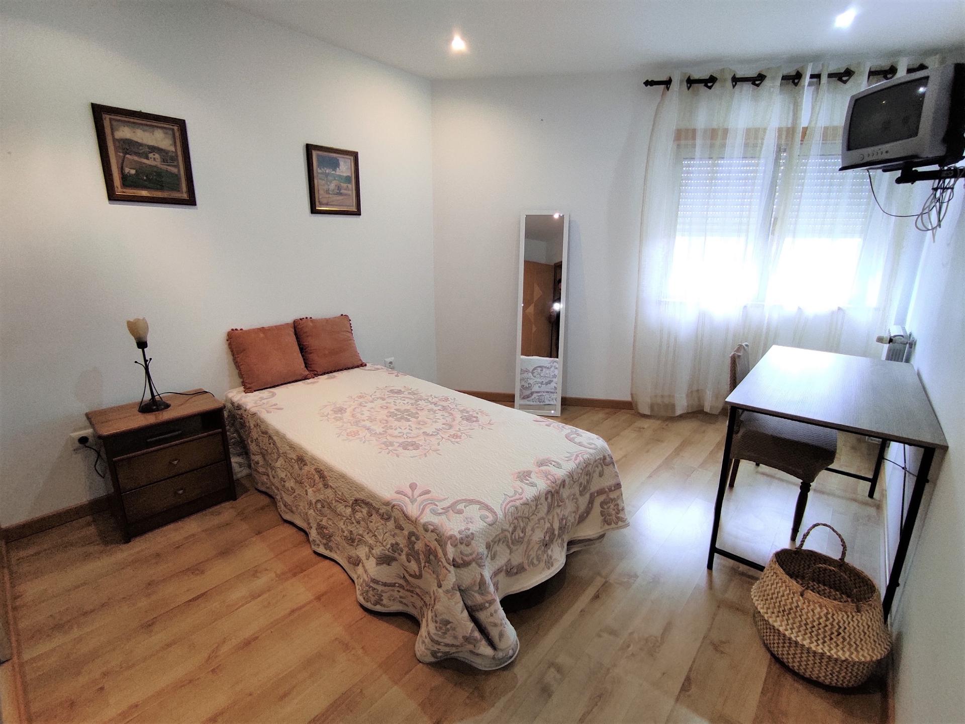 Quarto para arrendamento em São Martinho do Bispo