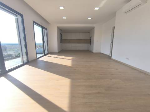 Apartamento T3 dúplex em Condeixa