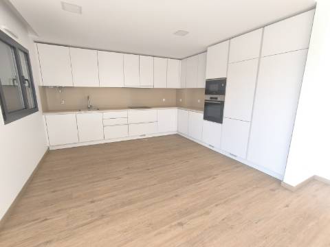 Apartamento T3 dúplex em Condeixa