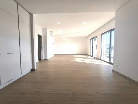 Apartamento T3 dúplex em Condeixa