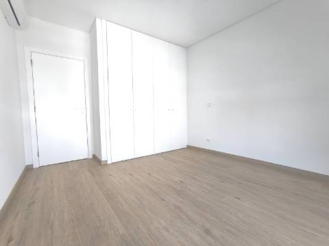 Apartamento T3 dúplex em Condeixa