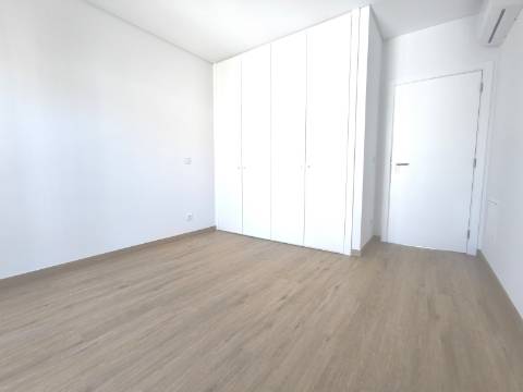 Apartamento T3 dúplex em Condeixa