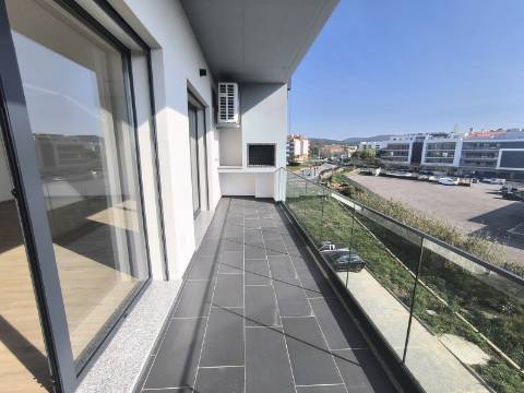 Apartamento T3 dúplex em Condeixa