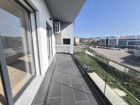 Apartamento T3 dúplex em Condeixa