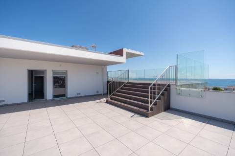 Apartamento T4, com vista mar, na Figueira da Foz