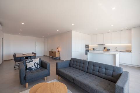 Apartamento T4, com vista mar, na Figueira da Foz
