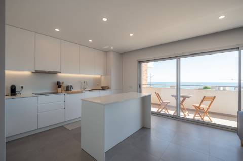 Apartamento T4, com vista mar, na Figueira da Foz