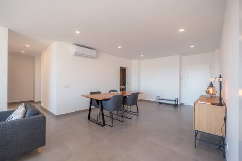 Apartamento T4, com vista mar, na Figueira da Foz