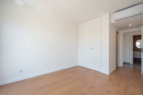Apartamento T4, com vista mar, na Figueira da Foz