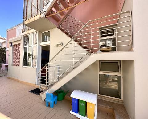 Apartamento I Casa Gago I Arquitetura modernista I T4 I Garagem I Faro