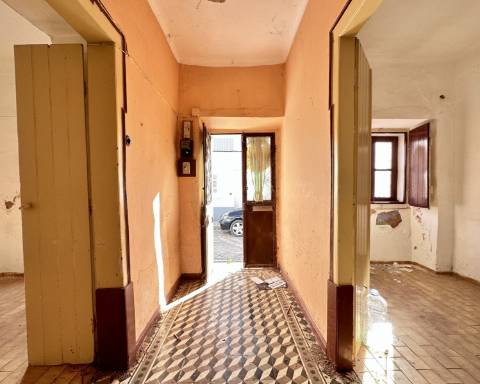 Exclusivo em Silves: Moradia Histórica com Projeto Aprovado I T4 I Piscina I Jardim I Roof top I Vista fantastica