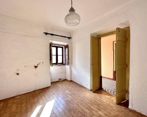 Exclusivo em Silves: Moradia Histórica com Projeto Aprovado I T4 I Piscina I Jardim I Roof top I Vista fantastica