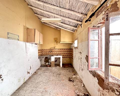 Exclusivo em Silves: Moradia Histórica com Projeto Aprovado I T4 I Piscina I Jardim I Roof top I Vista fantastica