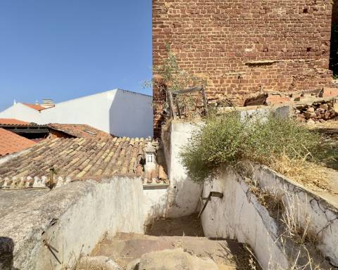 Exclusivo em Silves: Moradia Histórica com Projeto Aprovado I T4 I Piscina I Jardim I Roof top I Vista fantastica