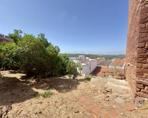Exclusivo em Silves: Moradia Histórica com Projeto Aprovado I T4 I Piscina I Jardim I Roof top I Vista fantastica