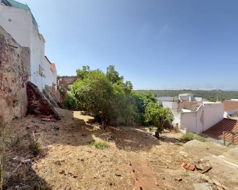 Exclusivo em Silves: Moradia Histórica com Projeto Aprovado I T4 I Piscina I Jardim I Roof top I Vista fantastica